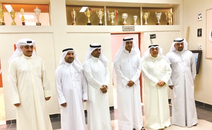 د.هيثم الاثري وفيصل المقصيد مع مسؤولي كنترول الأدبي بعد المؤتمر الصحافي ﻿