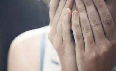 طفل ألماني يحمي أمه من الاغتصاب باستخدام «سكوتر»