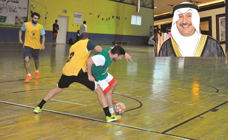 الندية شعار المباريات وفي الاطار الشيخ فهد الجابر ﻿