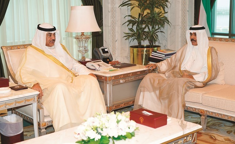 سمو ولي العهد الشيخ نواف الاحمد مستقبلا الشيخ صباح الخالد ﻿