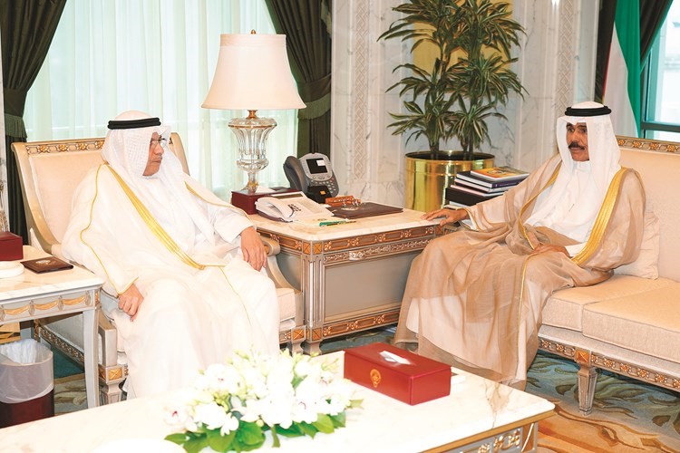سمو ولي العهد الشيخ نواف الاحمد مستقبلا الشيخ خالد الجراح ﻿