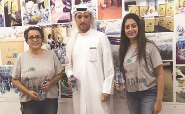 ياسين الطبطبائي متوسطا فرح شعبان وسناء الغملاس﻿