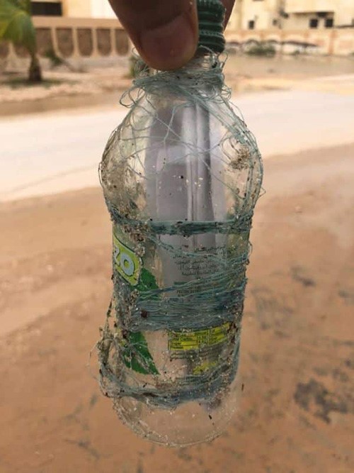 بالفيديو.. صور صادمة لأعمال سحرية لفظها إعصار مكونو
