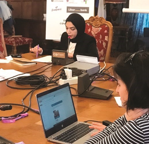 الزميلة رابعة حسين مكي الجمعة وكلمة جمعية الصحافيين في المؤتمر﻿