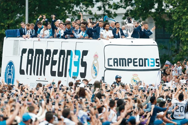 بالفيديو.. مدريد تحتفل بـ «الأبطال»