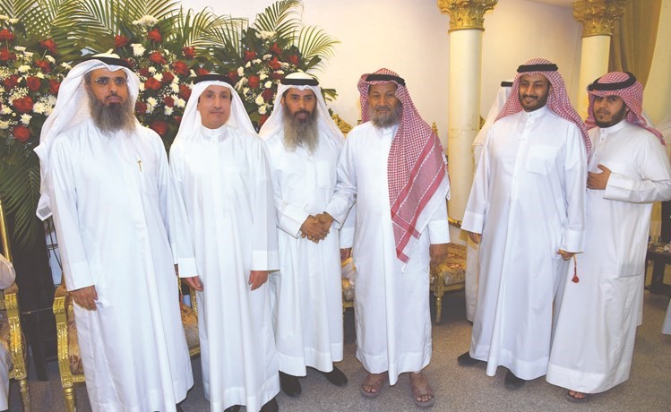 المرداس متوسطا عددا من المهنئين﻿