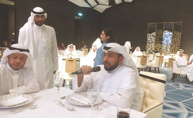 الشيخ د.باسل الصباح متحدثا في الغبقة ﻿