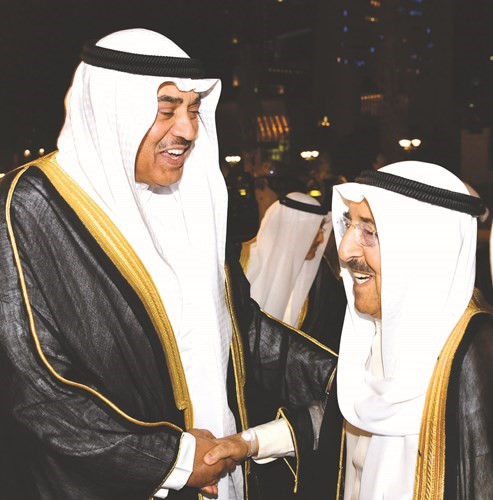 صاحب السمو الأمير الشيخ صباح الأحمد لدى وصوله وفي استقباله الشيخ صباح الخالد﻿