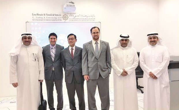 كلية العلوم الإدارية توقع اتفاقية برنامج التبادل الطلابي الأكاديمي مع الجامعة الأميركية