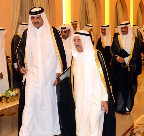 صاحب السمو الأمير الشيخ صباح الأحمد وصاحب السمو الشيخ تميم بن حمد آل ثاني والوفد المرافق لهم