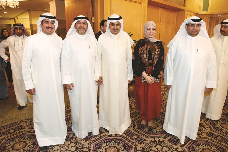 م.أحمد المنفوحي ود.حسن كمال ومها البغلي وحمود العنزي وعبدالوهاب بورسلي ﻿