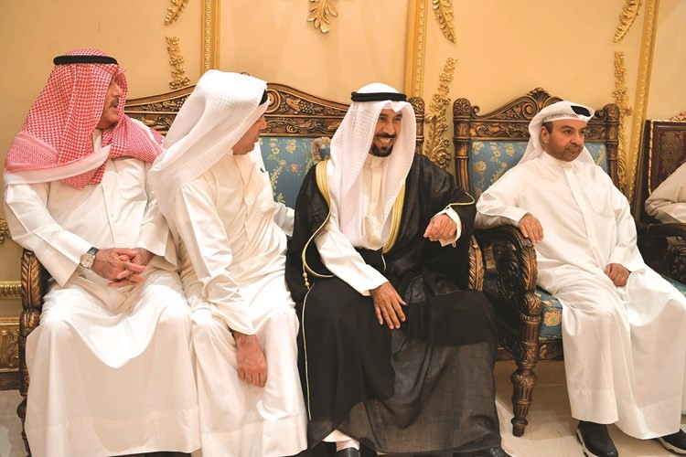 الشيخ علي الجابر وعدد من المهنئين﻿