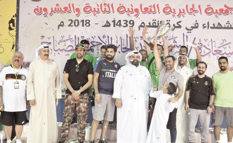 فرحة لاعبي قبازرد بالكأس﻿