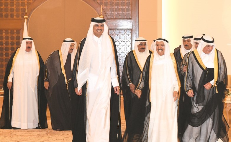 صاحب السمو الأمير الشيخ صباح الأحمد مستقبلا صاحب السمو الشيخ تميم بن حمد أمير دولة قطر﻿