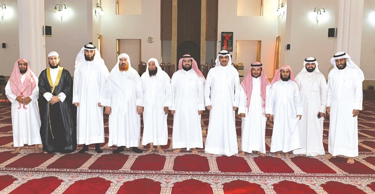 صورة جماعية للجنة المنظمة﻿