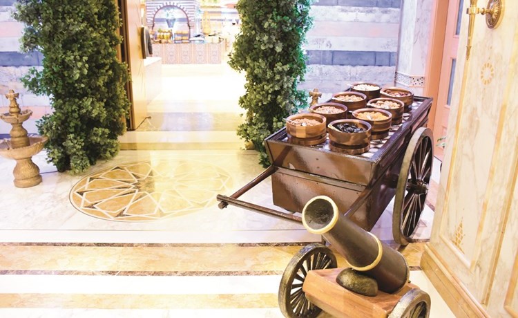 أجواء رمضانية مميزة تُزين خيمة «شيراتون»