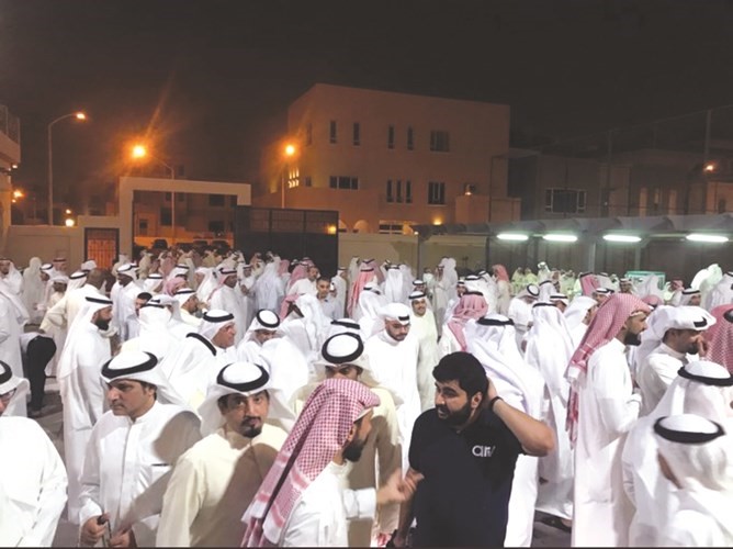 إقبال كثيف على ديوان عزوة﻿