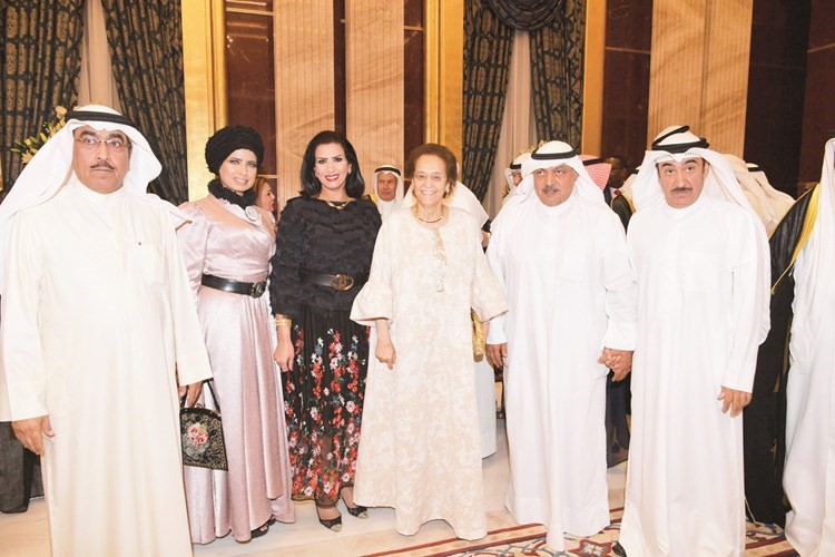 الزملاء عدنان الراشد وحسن الصايغ وسعد العلي وأمل الحمد وفاطمة العازمي ومنتهى العجيل ﻿