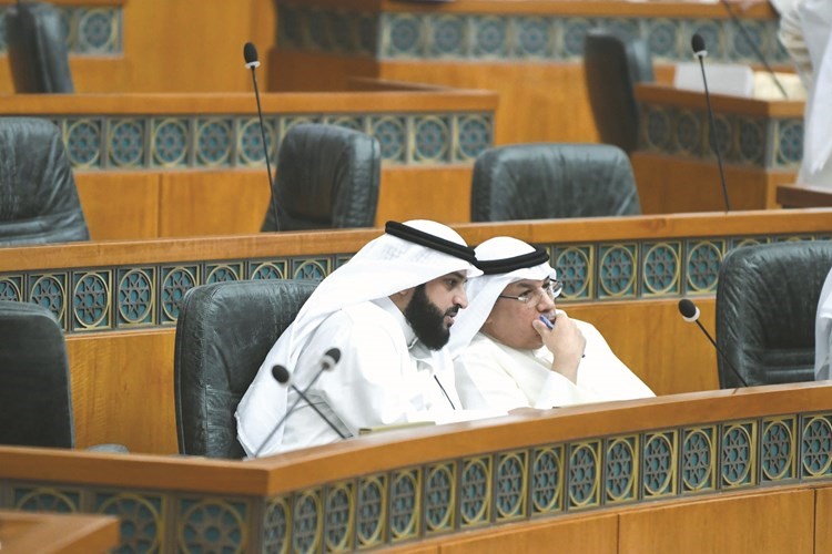 الشيخ خالد الجراح وعبدالله فهاد﻿