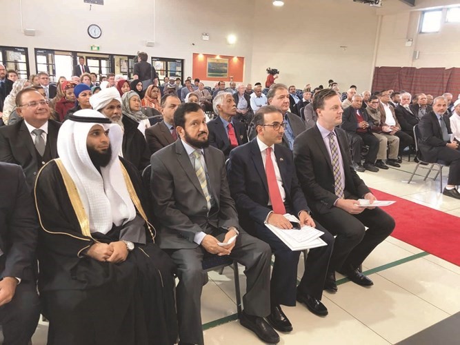 السفير نجيب البدر ود.وليد الشعيب وفهد المطيري في مقدمة الحضور﻿