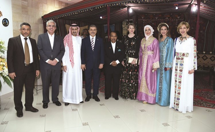 السفير الهنغاري مهنئا﻿