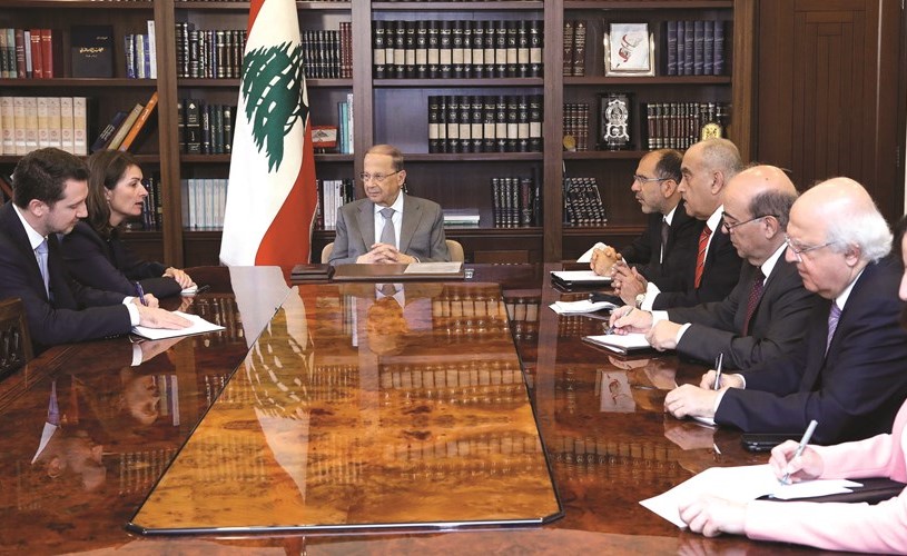 الرئيس العماد ميشال عون مستقبلا رئيسة بعثة الاتحاد الاوروبي في لبنان كريستينا لاسن في بعبدا 	(محمود الطويل)﻿