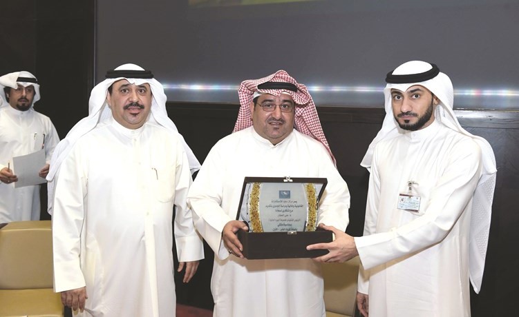 تكريم د. علي العطار﻿