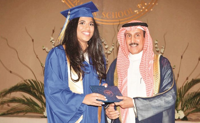 الشيخ د.إبراهيم الدعيج مكرما يارا مروان مرزوق بودي ﻿