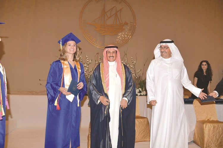  وفرحة بالتخرج﻿