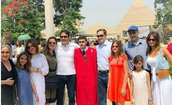 شاهد.. هكذا احتفلت أسرة مبارك بتخرج حفيده