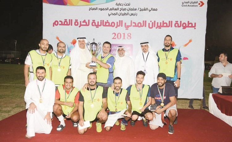الشيخ سلمان الحمود يتوج فريق الإدارة الهندسية﻿
