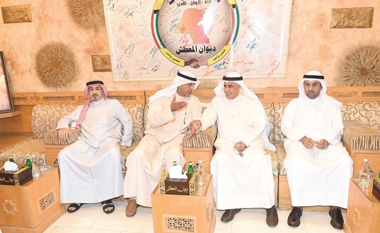 د. نايف الحجرف وصالح الفضالة وفيصل الجزاف والشيخ صباح عبدالله الصباح -(متين غوزال)﻿