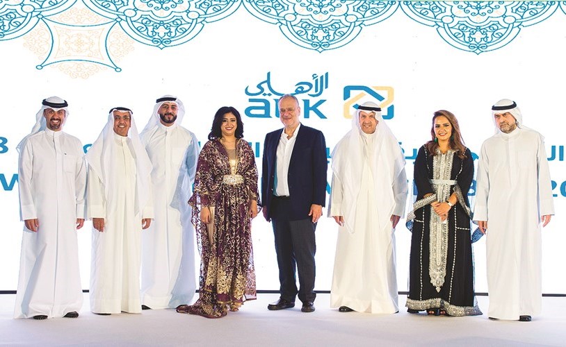الإدارة التنفيذية مع منظمي غبقة البنك الأهلي الكويتي ﻿