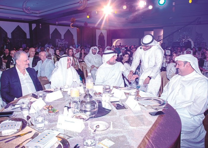 مدير عام الموارد البشرية في البنك حمزة إنكي أثناء سحب الجوائز ﻿