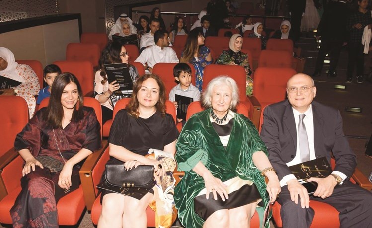 متابعة من الحضور﻿