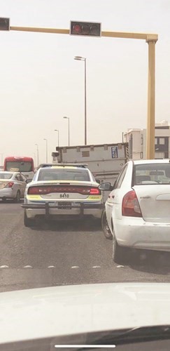الحاوية التي سقطت وعرقلت حركة السير﻿