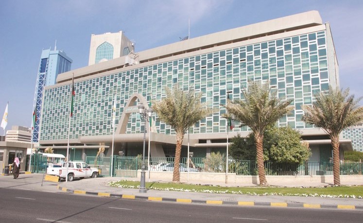 جدل قانوني حول مصير 311 معاملة اعتمدتها «مؤقتة البلدي» وصادق عليها الوزير