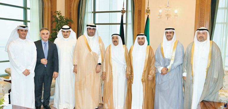 صاحب السمو الأمير الشيخ صباح الأحمد لدى استقباله الوزير خالد الروضان ومجلس إدارة المشروعات الصغيرة والمتوسطة الجديد