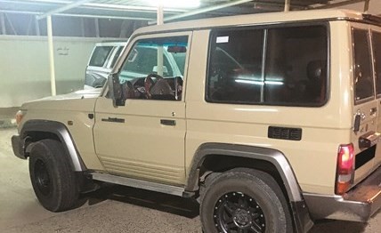 المركبة بعد ضبطها من قبل رجال الأمن العام وإحالتها للحجز ﻿