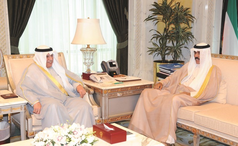 سمو ولي العهد الشيخ نواف الأحمد مستقبلا الشيخ خالد الجراح﻿