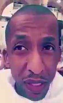 بالفيديو.. لاعب إماراتي يعلن اعتزاله من داخل المسجد الحرام