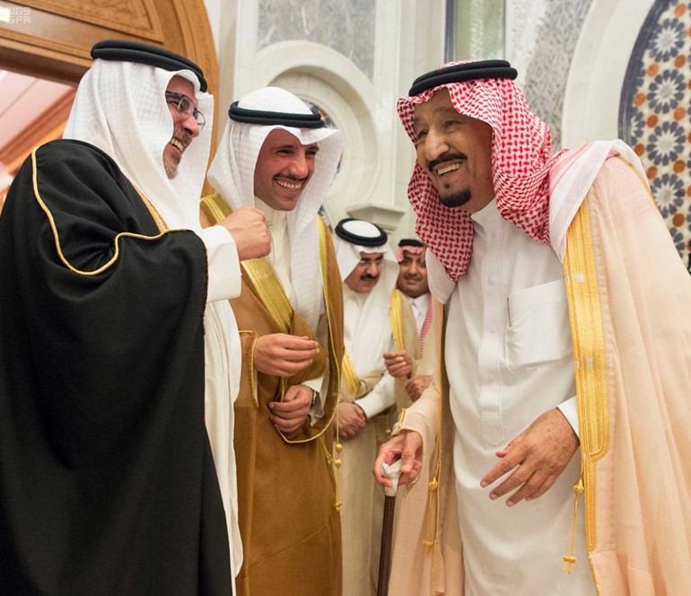 خادم الحرمين الشريفين يستقبل رئيس مجلس الأمة