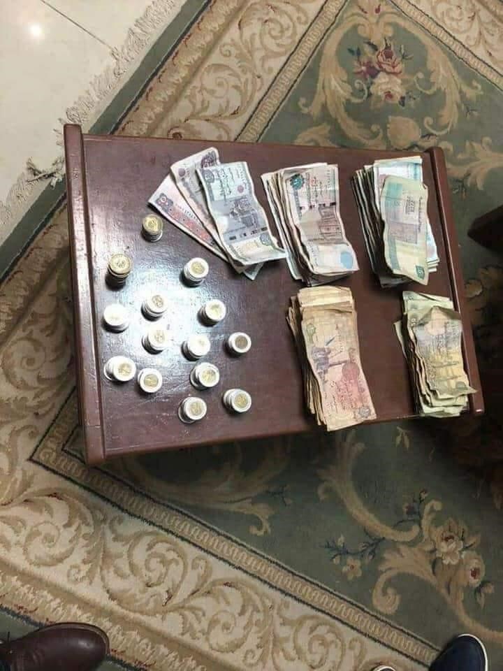 شاهد.. خدعت الصائمين بمقعد متحرك.. شاهد حصيلة تسول فتاة لساعات فقط