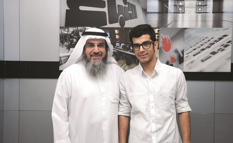 جهاد إحسان خضر مع والده في الأنباء﻿