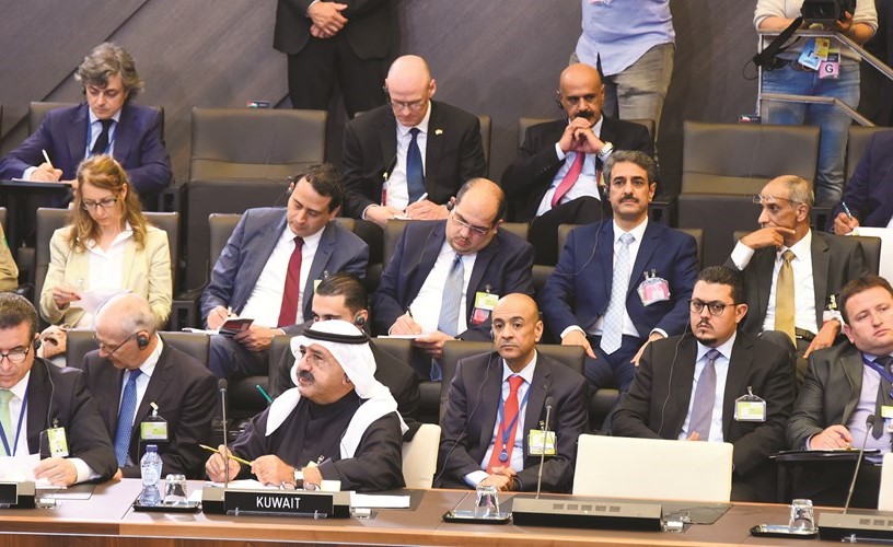 الشيخ ناصر صباح الأحمد خلال مشاركته في الاجتماع ﻿