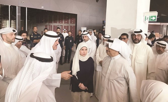 سمو الشيخ جابر المبارك لدى تفقده مبنى المطار المساند ﻿