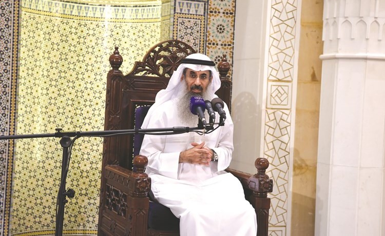 الداعية أحمد الكوس خلال القاء خاطرة ايمانية ﻿
