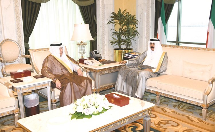 سمو ولي العهد الشيخ نواف الاحمد مستقبلا الشيخ خالد الجراح ﻿