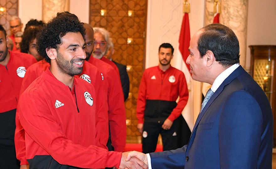 بالفيديو.. محمد صلاح يجيب عن سؤال بشأن لحاقه بمواجهة أوروغواي