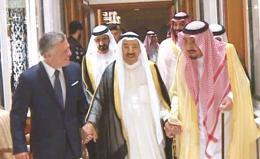 الملك سلمان بن عبدالعزيز وصاحب السمو الامير الشيخ صباح الاحمد والملك عبدالله الثاني وصاحب السمو الشيخ محمد بن راشد وصاحب السمو الملكي الأمير محمد بن سلمان خلال اللقاء ﻿